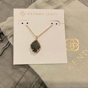 NWT ❇️ Kendra Scott Ellington Necklace